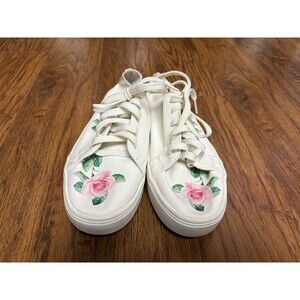 Fioni Women’s White Tennis Shoes With Roses Size 8 1/2 Pre Owned